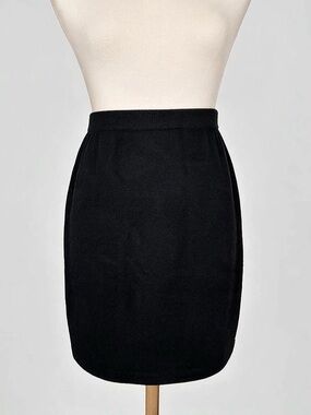 VTG - St. John Collection by Marie Gray - Black Santana Knit Skirt -Size 8